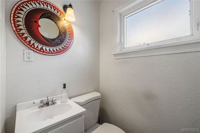 12 Leonard Post Drive, Cheektowaga, NY 14211