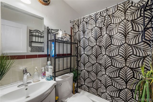 12 Leonard Post Drive, Cheektowaga, NY 14211