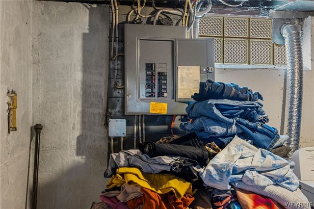 12 Leonard Post Drive, Cheektowaga, NY 14211