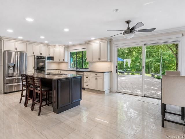 6 Fox Hunt Court, Huntington, NY 11743