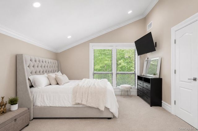 6 Fox Hunt Court, Huntington, NY 11743