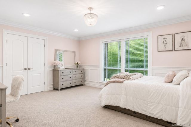 6 Fox Hunt Court, Huntington, NY 11743