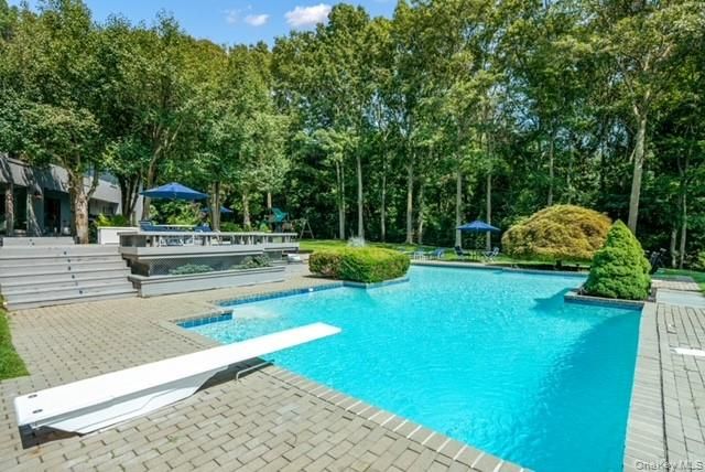 6 Fox Hunt Court, Huntington, NY 11743