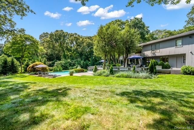 6 Fox Hunt Court, Huntington, NY 11743
