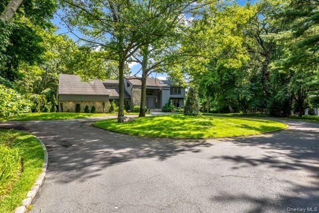 6 Fox Hunt Court, Huntington, NY 11743