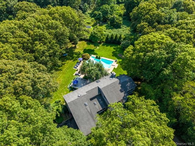 6 Fox Hunt Court, Huntington, NY 11743