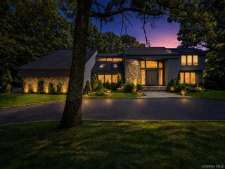 6 Fox Hunt Court, Huntington, NY 11743