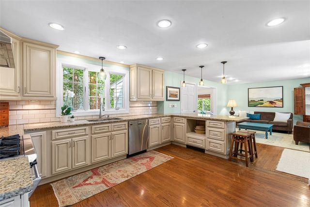 20 Terrace Drive, Barrington, RI 02806