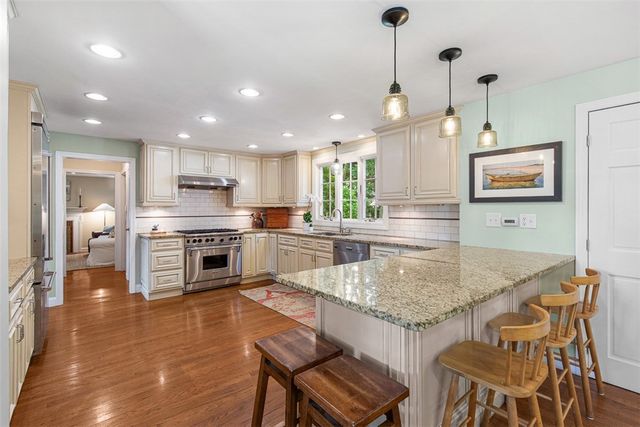 20 Terrace Drive, Barrington, RI 02806