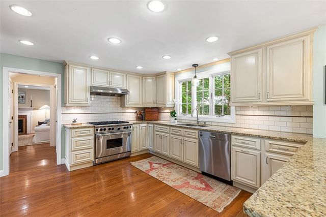 20 Terrace Drive, Barrington, RI 02806