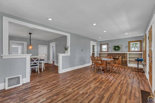 5228 SE 61st St, Berryton, KS 66409
