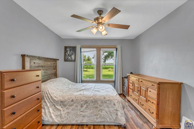 5228 SE 61st St, Berryton, KS 66409