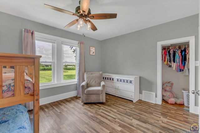 5228 SE 61st St, Berryton, KS 66409