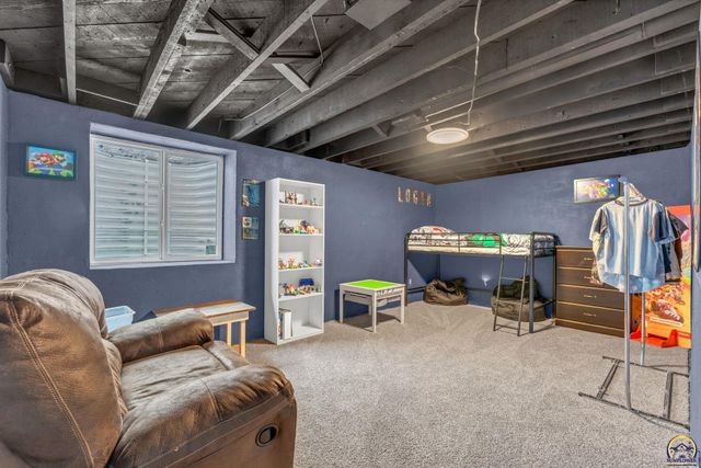 5228 SE 61st St, Berryton, KS 66409