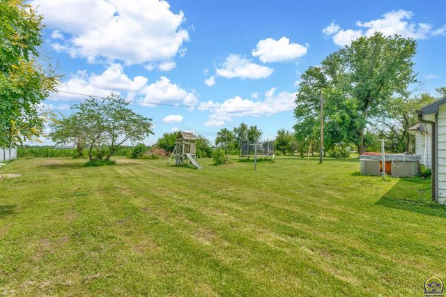 5228 SE 61st St, Berryton, KS 66409