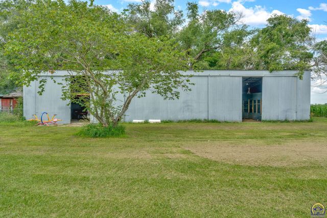 5228 SE 61st St, Berryton, KS 66409