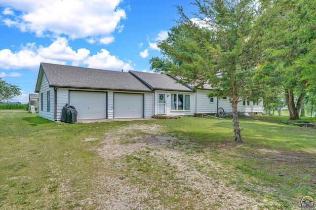 5228 SE 61st St, Berryton, KS 66409