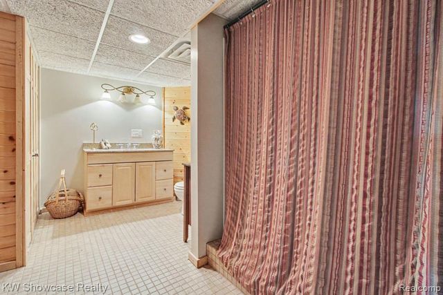 2648 Morel Drive, Highland, MI 48356