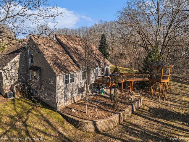 2648 Morel Drive, Highland, MI 48356