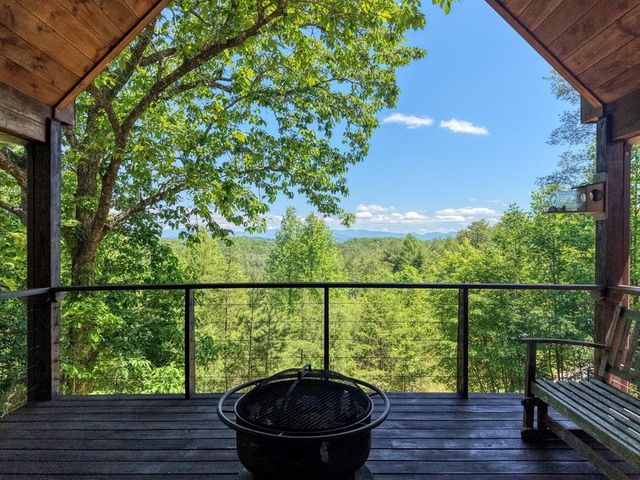 855 Smokey Hollow Drive, Murphy, NC 28906