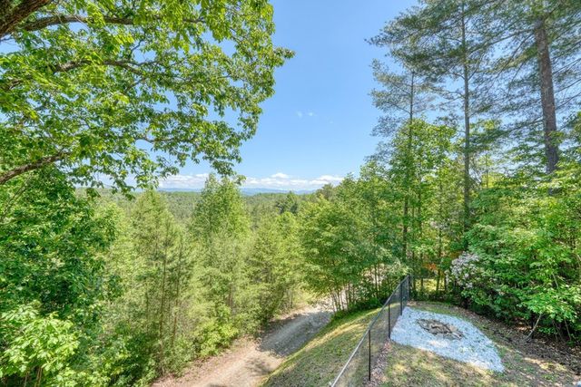 855 Smokey Hollow Drive, Murphy, NC 28906