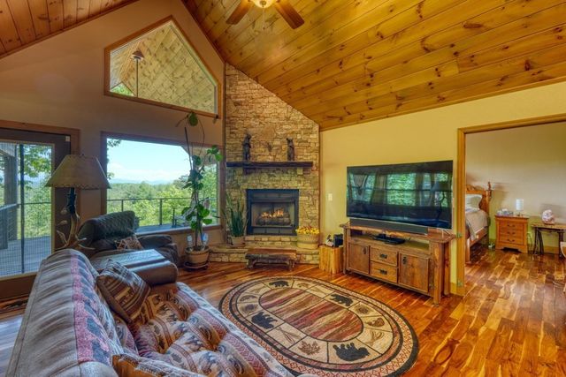 855 Smokey Hollow Drive, Murphy, NC 28906