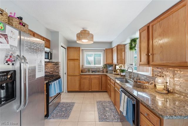 888 Orchard Avenue, Barberton, OH 44203