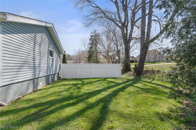888 Orchard Avenue, Barberton, OH 44203