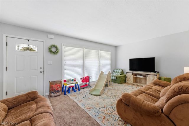 888 Orchard Avenue, Barberton, OH 44203