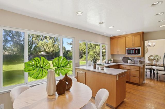 560 Tawny Drive, Pleasanton, CA 94566