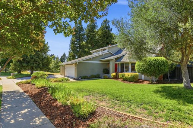 560 Tawny Drive, Pleasanton, CA 94566