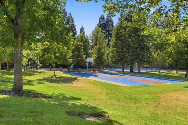 560 Tawny Drive, Pleasanton, CA 94566