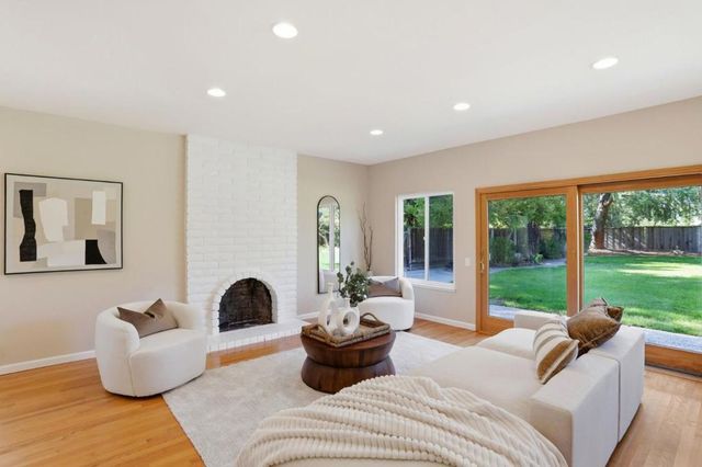 560 Tawny Drive, Pleasanton, CA 94566
