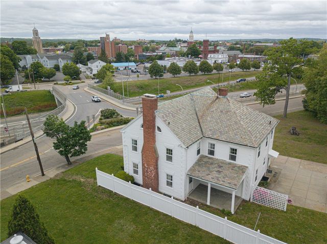 36 UNDERWOOD Drive, Pawtucket, RI 02860