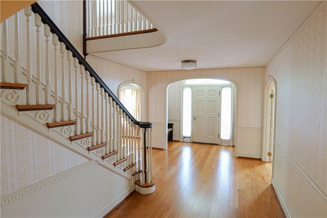 36 UNDERWOOD Drive, Pawtucket, RI 02860