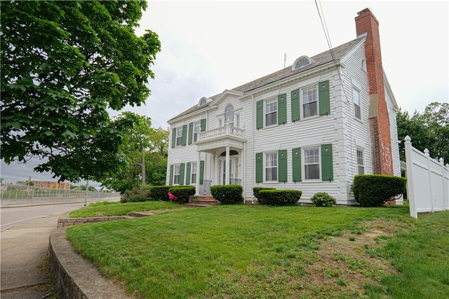 36 UNDERWOOD Drive, Pawtucket, RI 02860