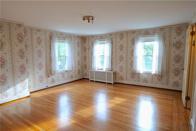 36 UNDERWOOD Drive, Pawtucket, RI 02860