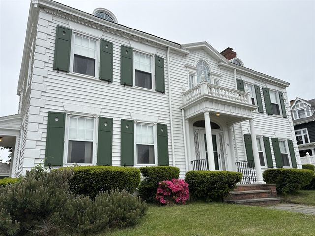 36 UNDERWOOD Drive, Pawtucket, RI 02860
