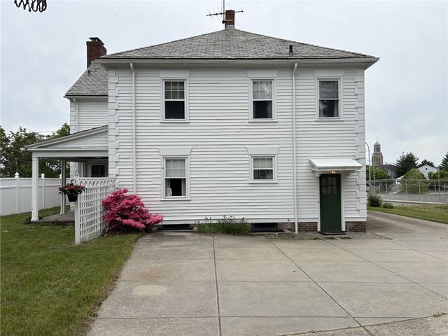 36 UNDERWOOD Drive, Pawtucket, RI 02860