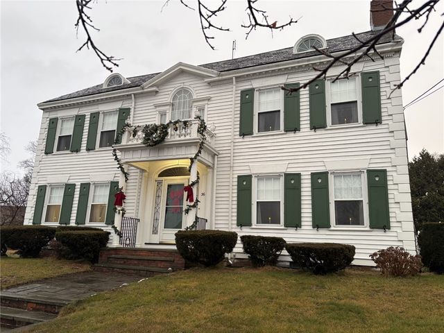 36 UNDERWOOD Drive, Pawtucket, RI 02860
