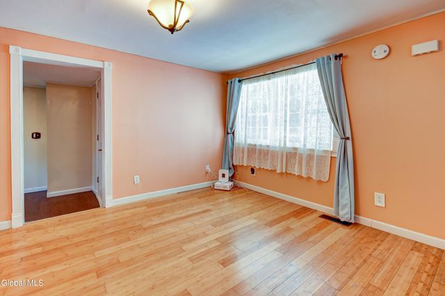 1617 7th Avenue, Schenectady, NY 12303