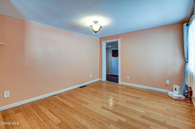 1617 7th Avenue, Schenectady, NY 12303