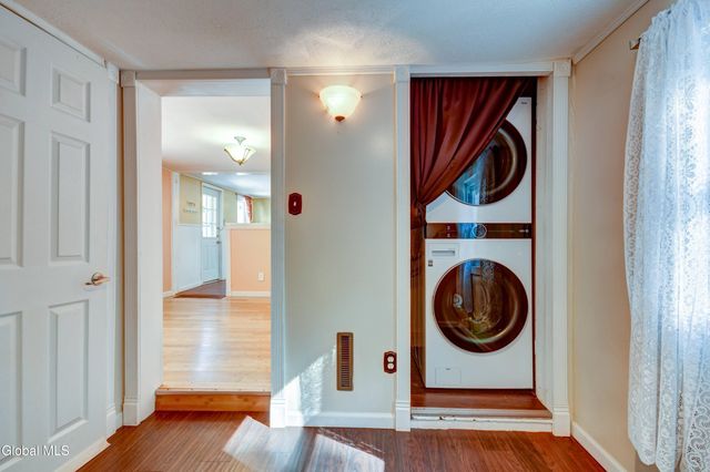1617 7th Avenue, Schenectady, NY 12303