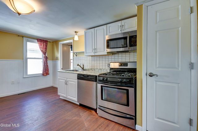 1617 7th Avenue, Schenectady, NY 12303