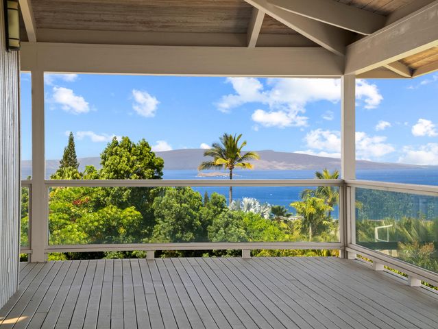 978 Kupulau Dr, Kihei, HI 96753