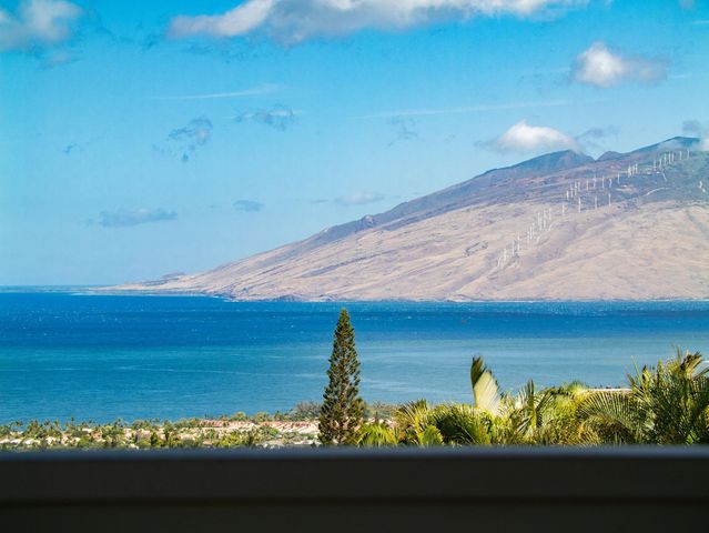 978 Kupulau Dr, Kihei, HI 96753