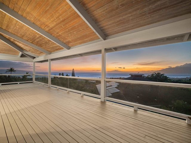 978 Kupulau Dr, Kihei, HI 96753