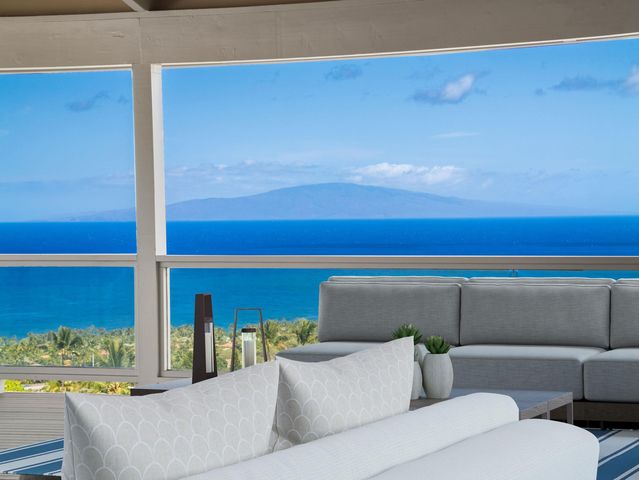 978 Kupulau Dr, Kihei, HI 96753