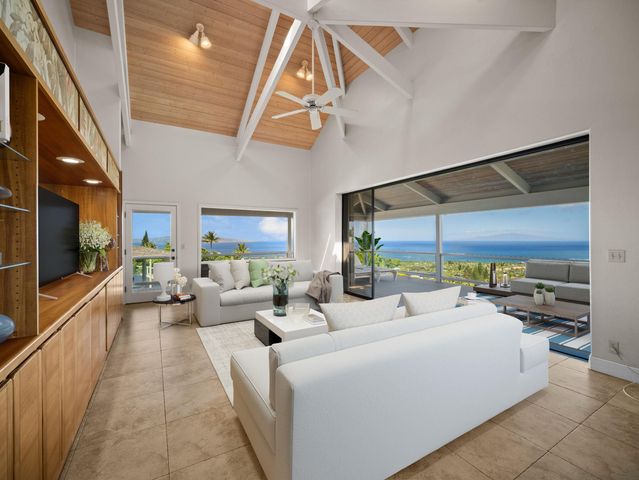 978 Kupulau Dr, Kihei, HI 96753