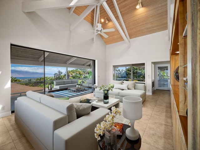 978 Kupulau Dr, Kihei, HI 96753